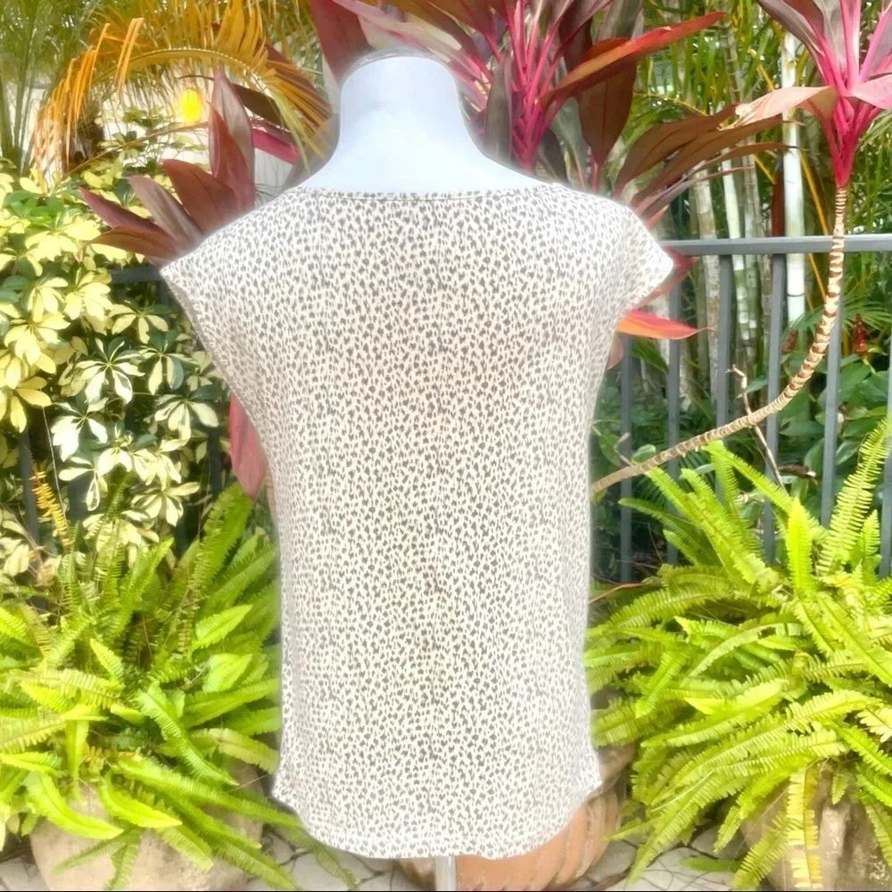 🍍3/$15🍍 Loft Micro Leopard Print Sequin Top - Picture 6 of 8